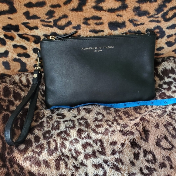 adrienne vittadini phone wallet